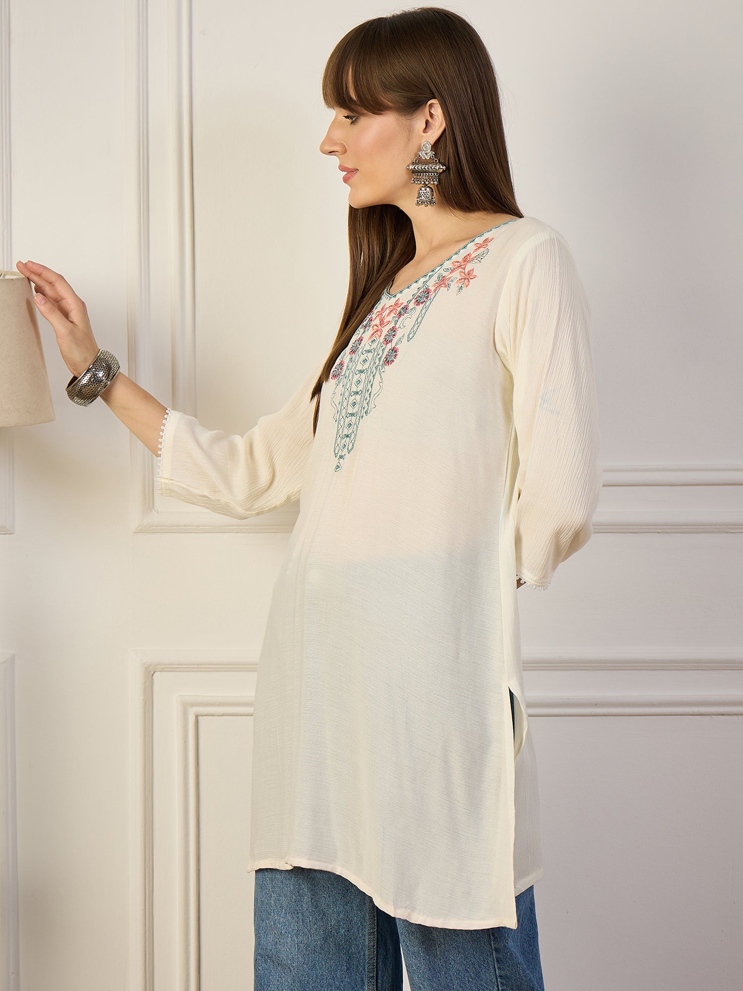 IVORY BLOSSOM | Off-White Floral Embroidered Short Kurta