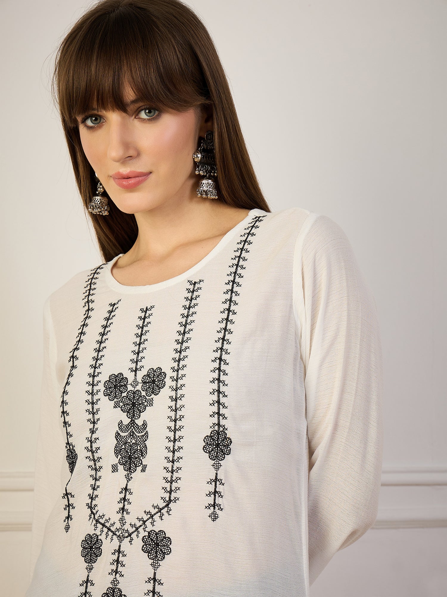 MONOCHROME CHIC | White &amp; Black Floral Short Kurta