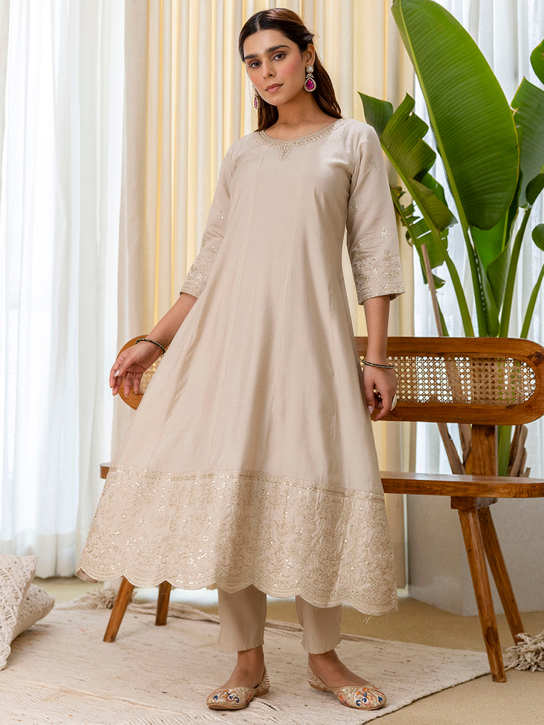 Vireya Grey Embroidered Kurta Set