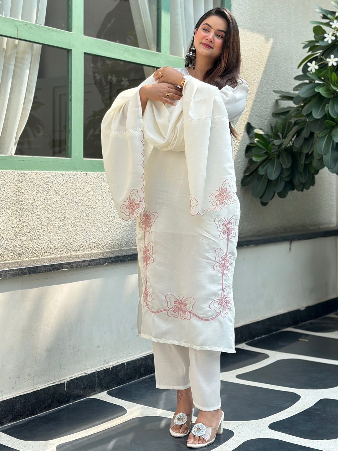 Leona White Straight Kurta Set – Silk Blend with Heavy Thread Embroidery