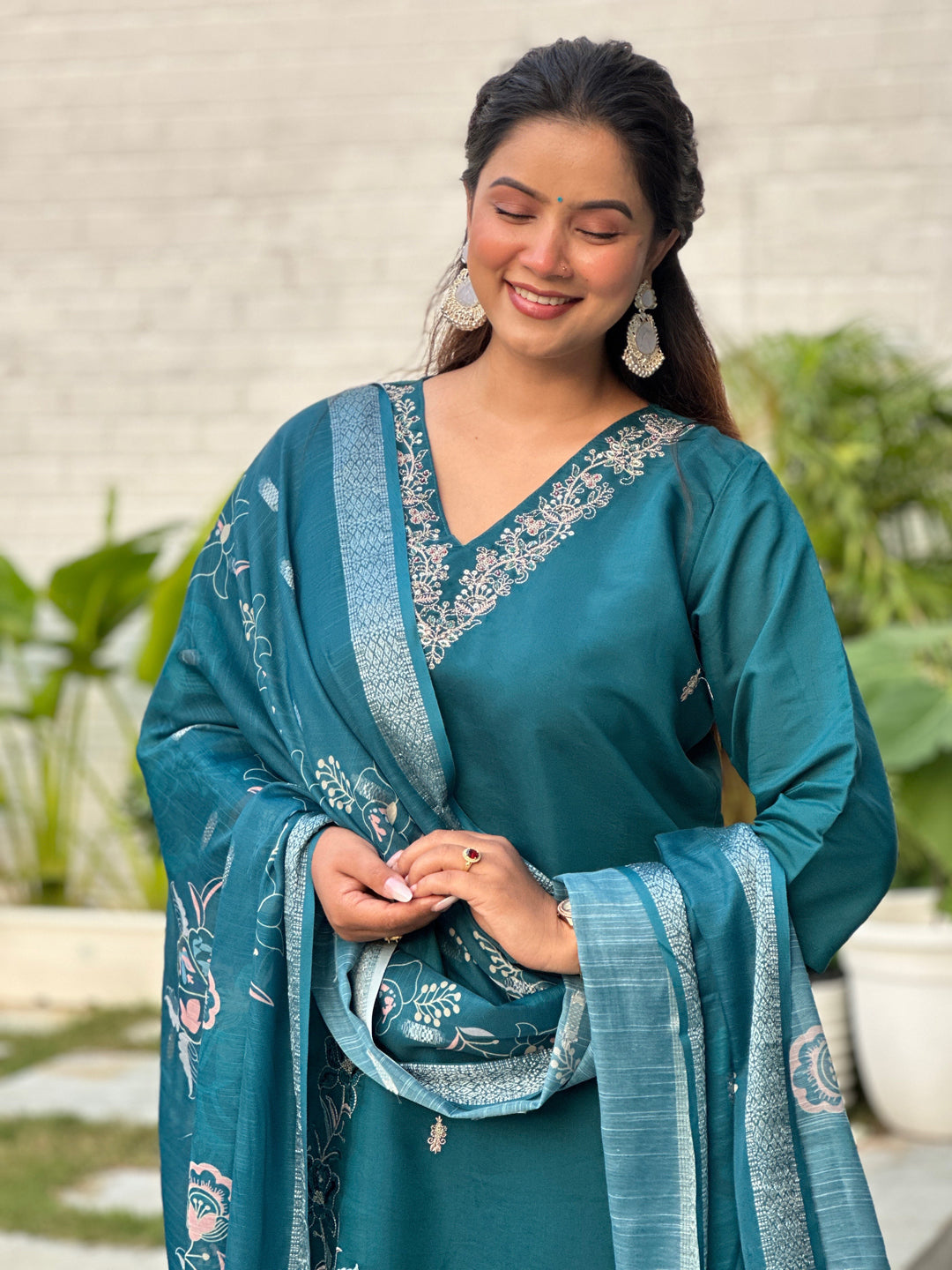 Kivra Teal Straight Kurta Set – Silk Blend with Self-Woven Dupatta