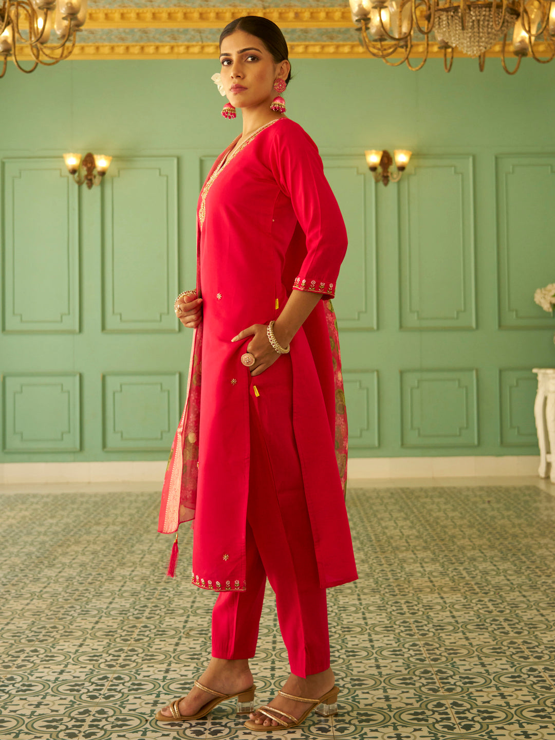 Aaravi Beads Pink Straight Kurta Set – Silk Blend with Beaded Embroidery &amp; Organza Dupatta