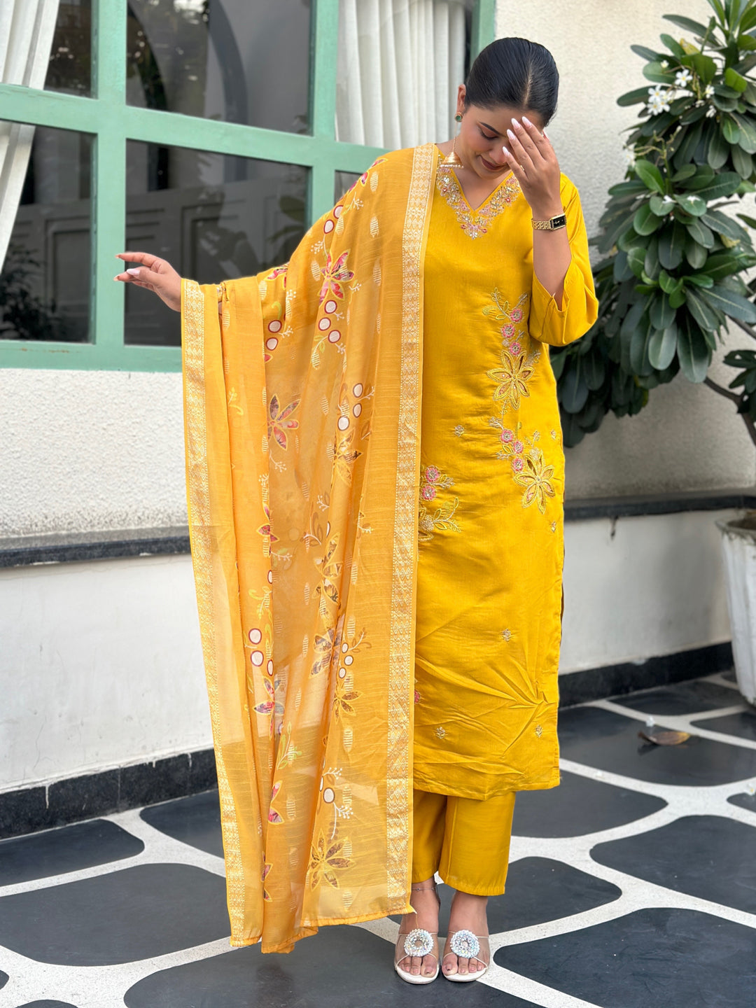 Kivra Yellow Straight Kurta Set – Silk Blend with Self-Woven Dupatta