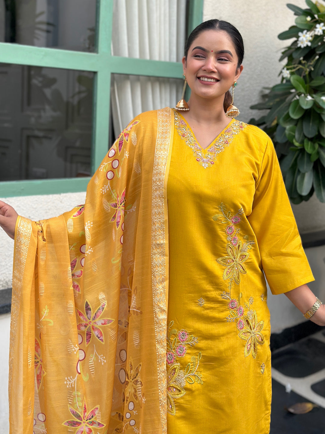 Kivra Yellow Straight Kurta Set – Silk Blend with Self-Woven Dupatta