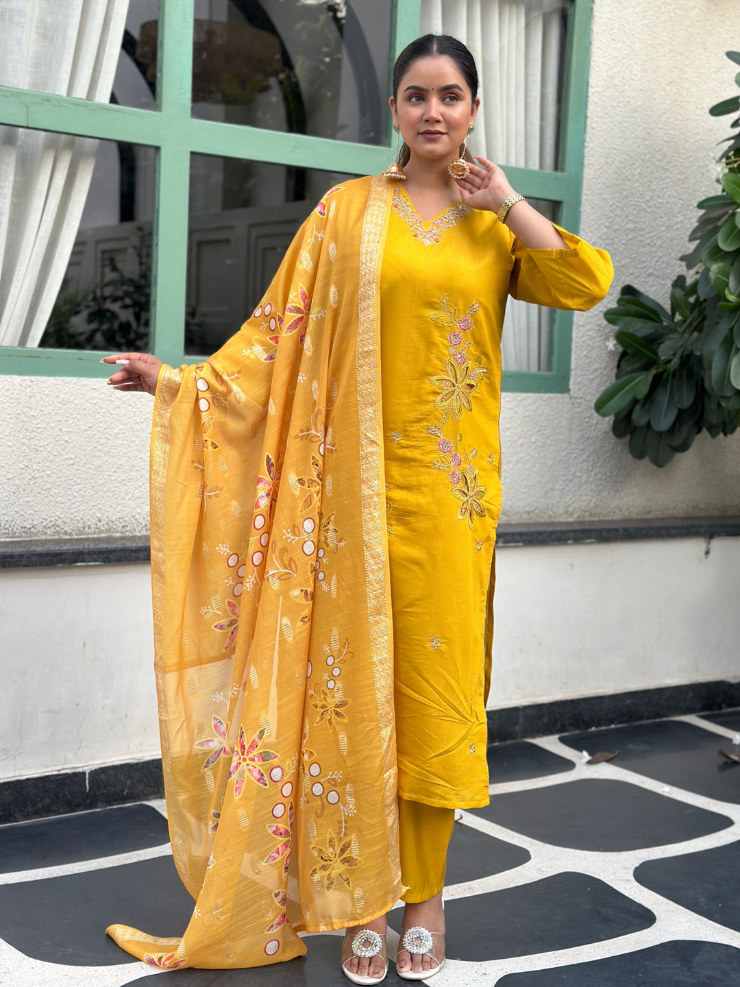 Kivra Yellow Straight Kurta Set – Silk Blend with Self-Woven Dupatta