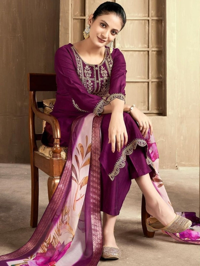 Women's Embroidered Rayon Slub 3-Piece Kurta Set.