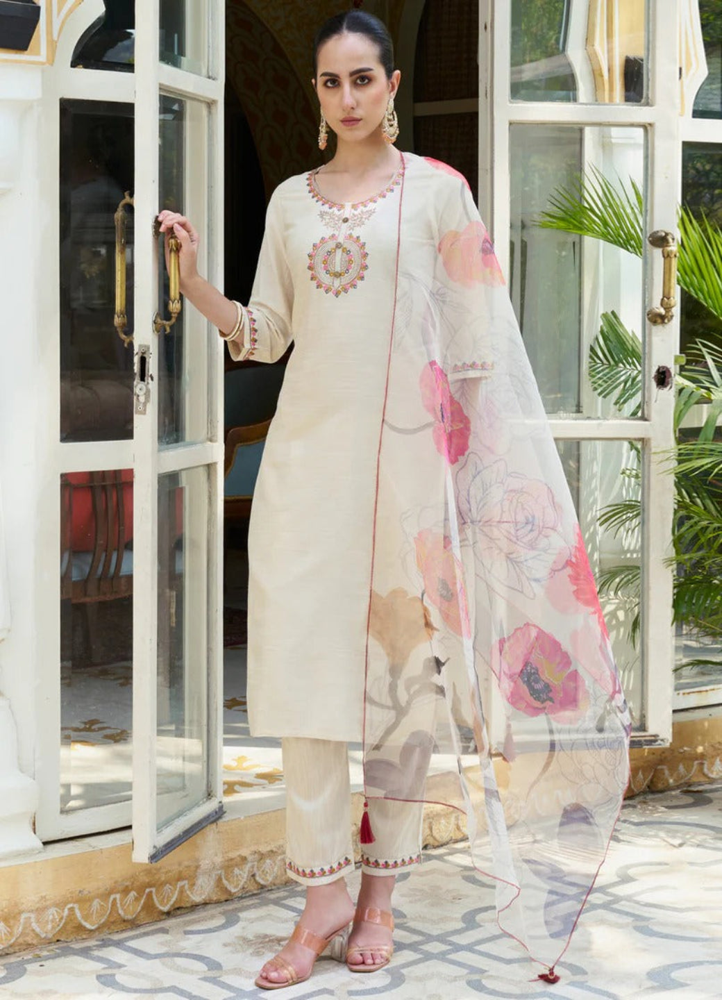 Women Silk Blend Kurta Pant Dupatta Set